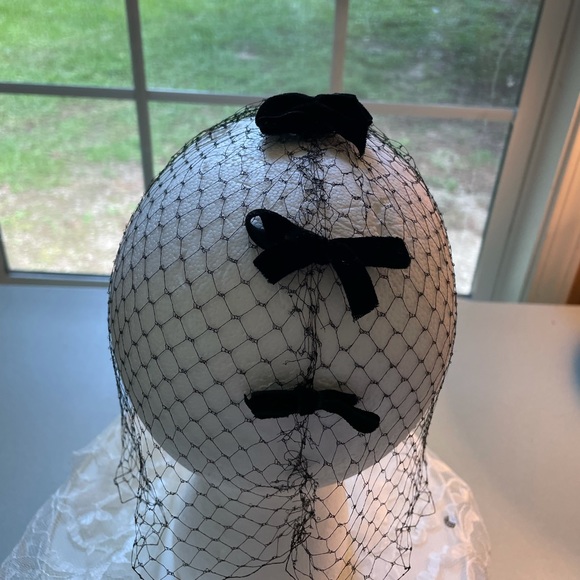 1950’s Vintage Accessories - Vintage: 1950’s Net Veil Hat with Small Velvet Ribbons
